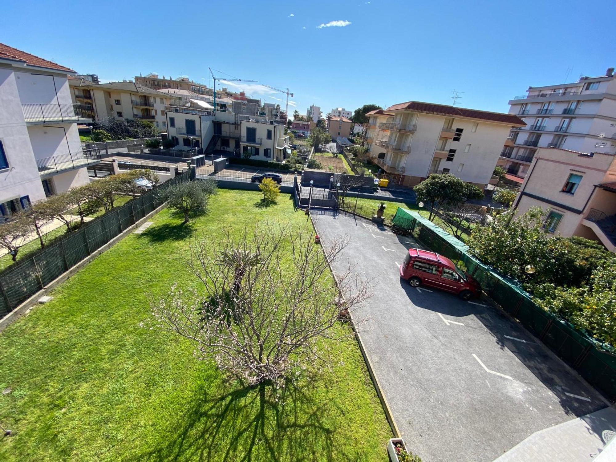 Aparthotel I Fiori Di Pietra à Pietra Ligure Extérieur photo