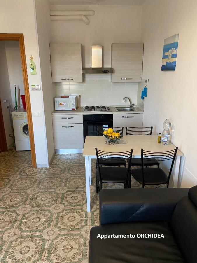 Aparthotel I Fiori Di Pietra à Pietra Ligure Extérieur photo