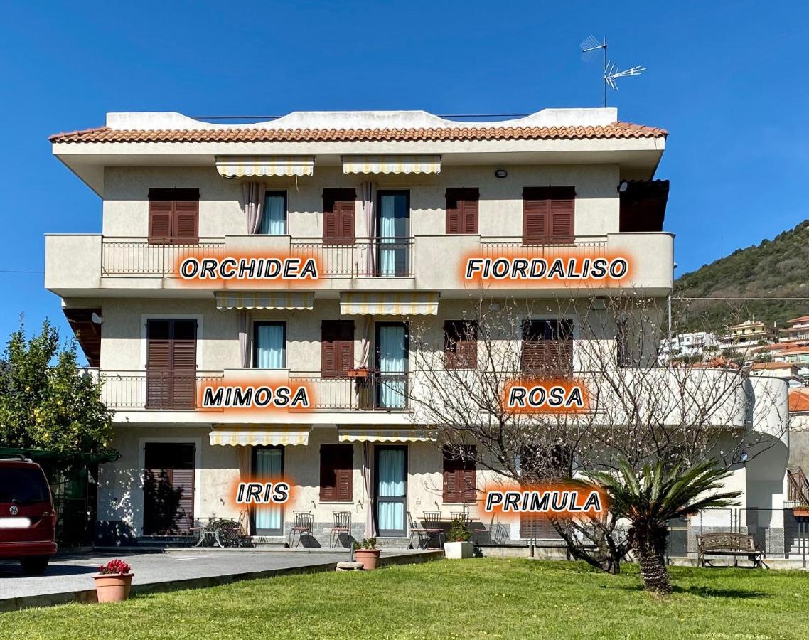 Aparthotel I Fiori Di Pietra à Pietra Ligure Extérieur photo