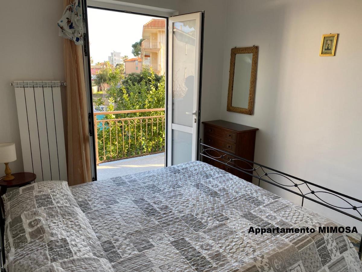 Aparthotel I Fiori Di Pietra à Pietra Ligure Extérieur photo