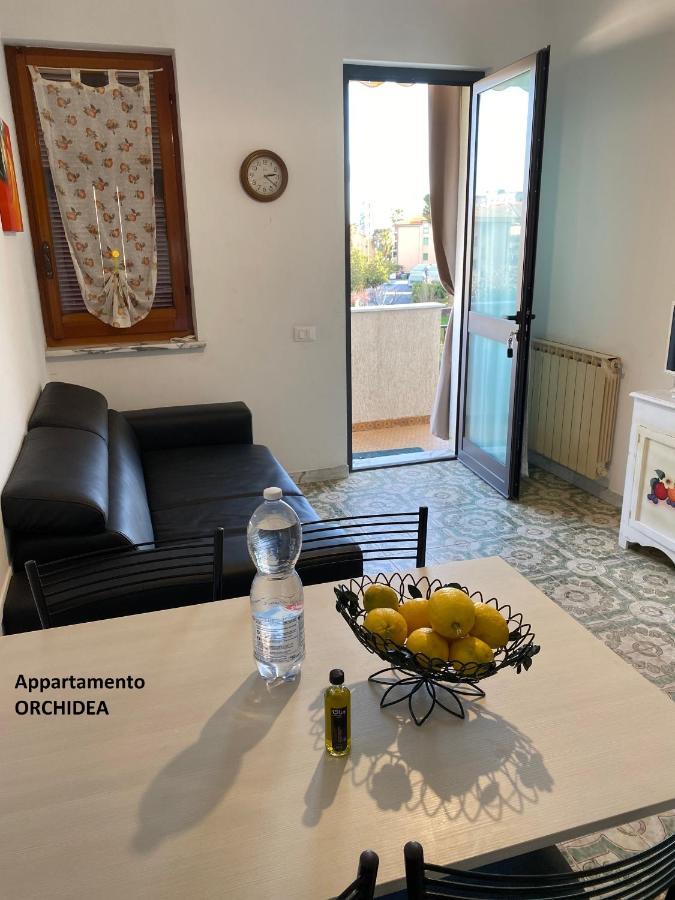 Aparthotel I Fiori Di Pietra à Pietra Ligure Extérieur photo